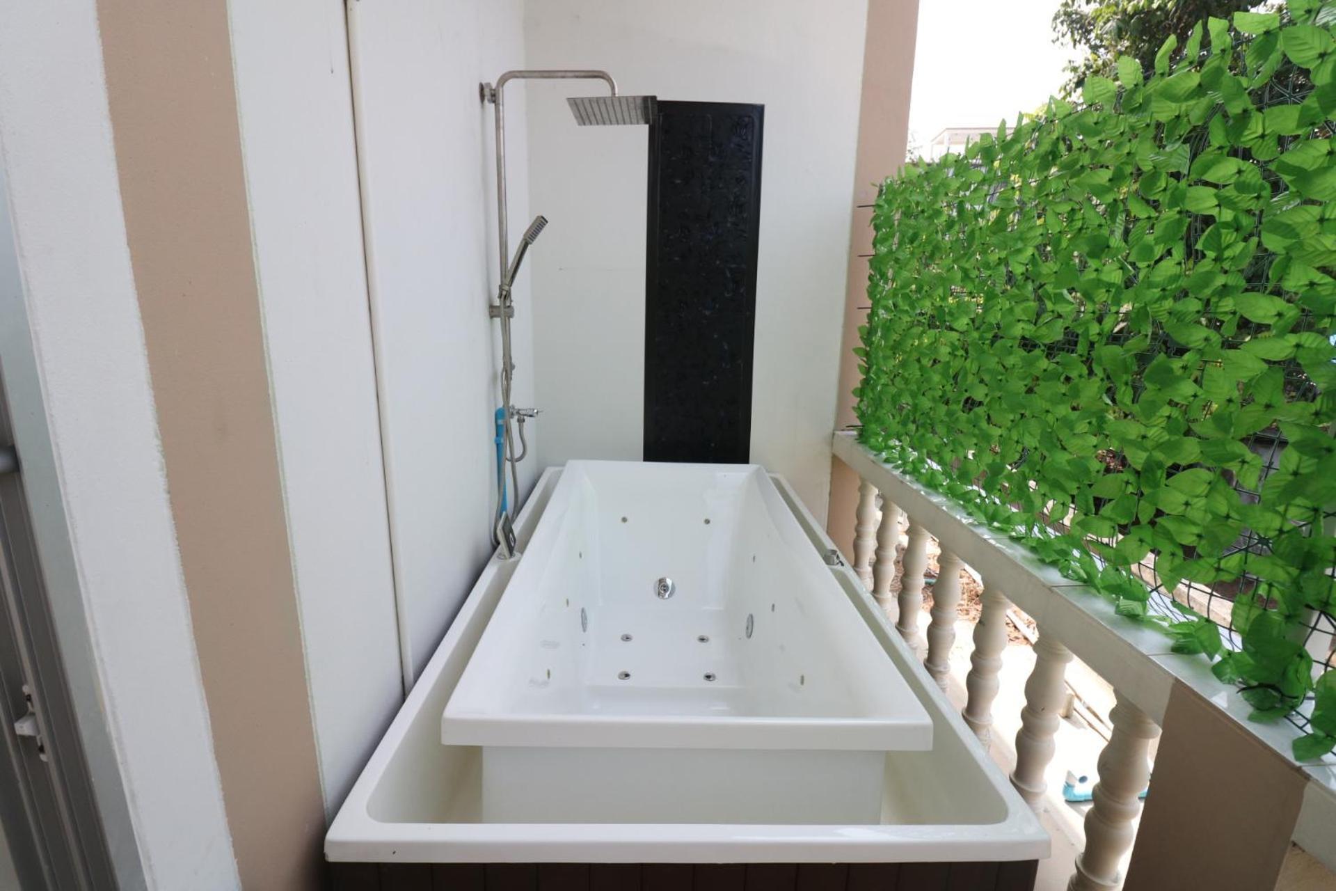 Guesthouse Phuket Airport Ban Bo Han Exteriör bild