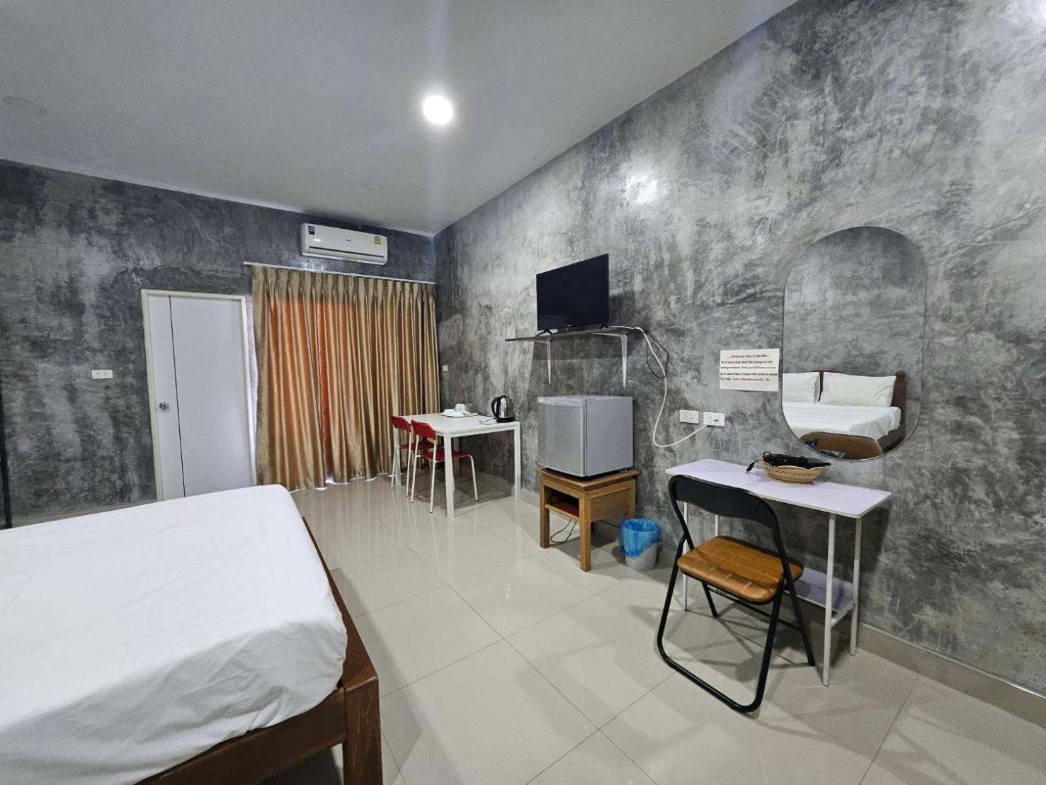 Guesthouse Phuket Airport Ban Bo Han Exteriör bild